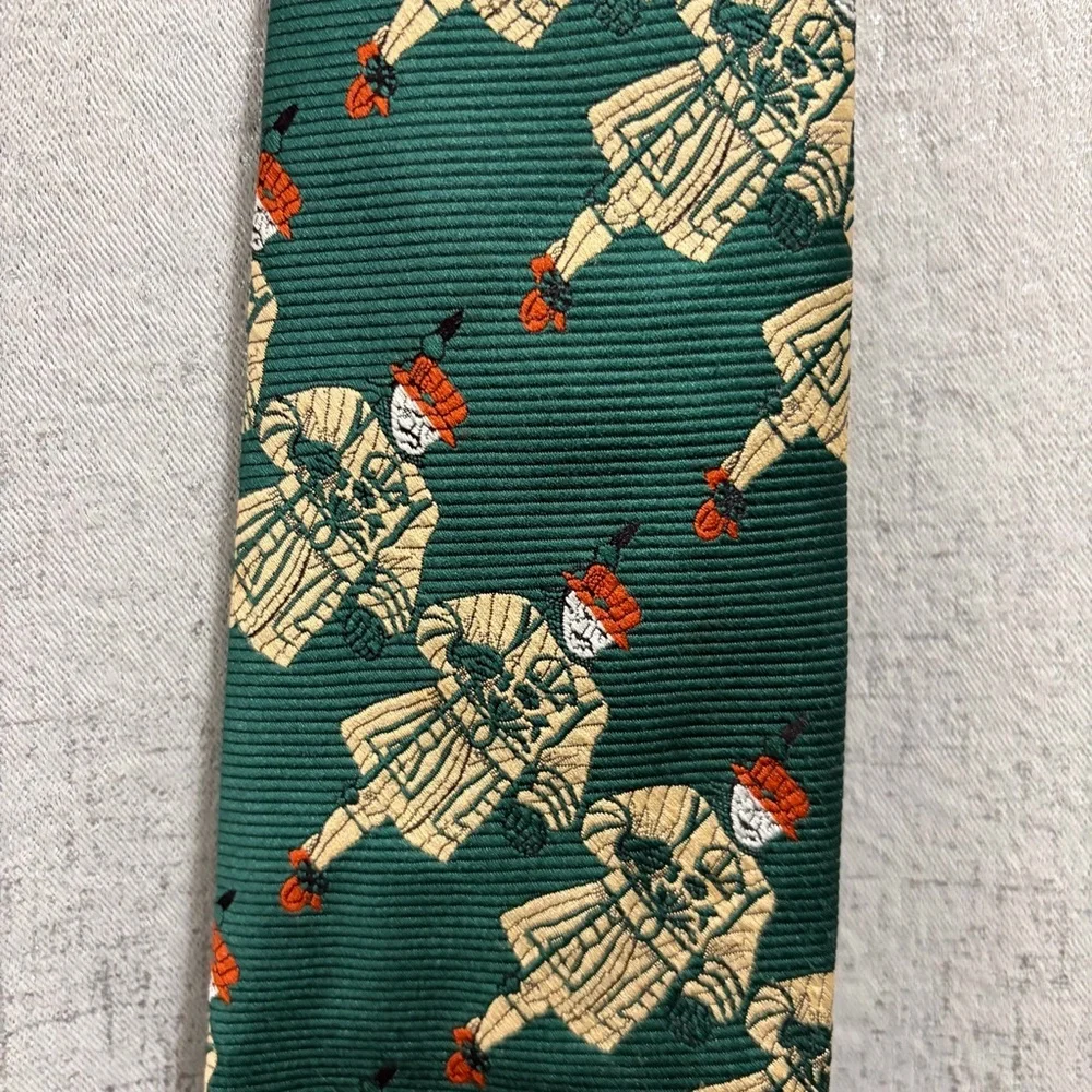 Green Novelty Men's Tie with Beige Vintage Golfer Character Motif